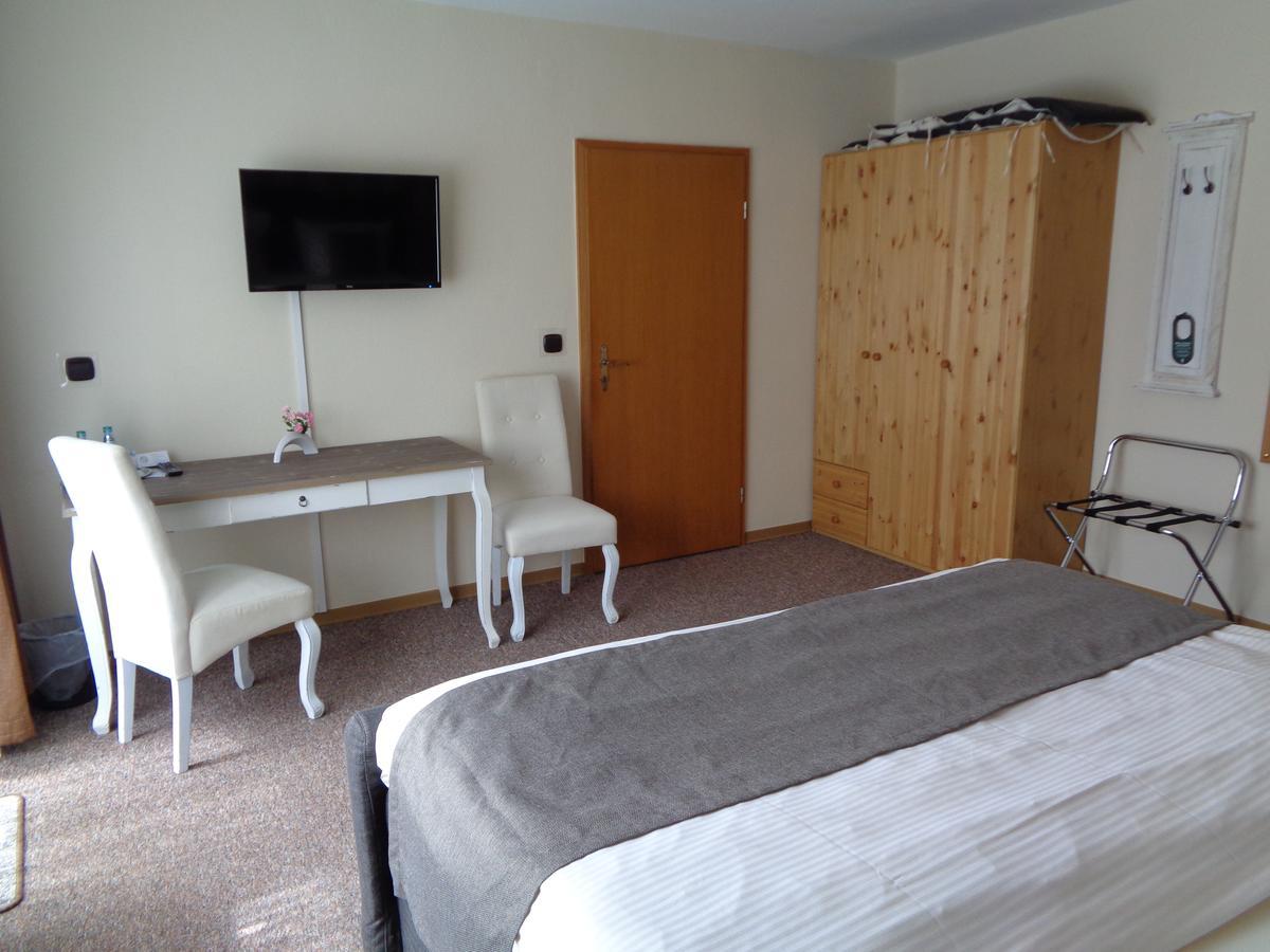 Hotel Garni Eichhornkobel Faßberg Eksteriør billede